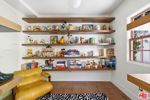 2011 Mar Vista Avenue, Altadena, CA 91001