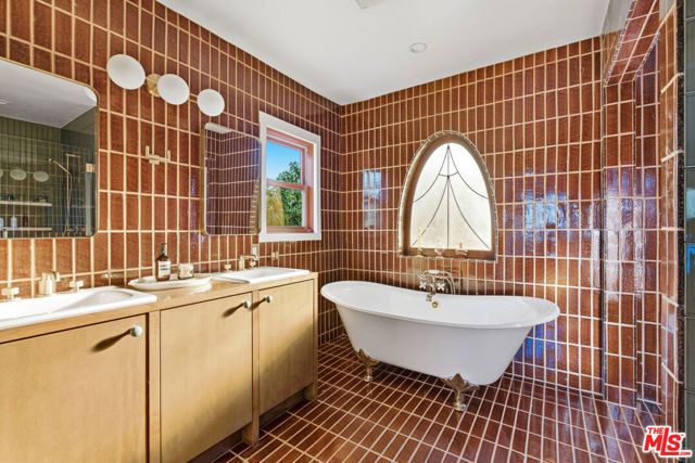 2011 Mar Vista Avenue, Altadena, CA 91001