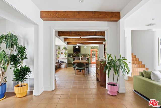 2011 Mar Vista Avenue, Altadena, CA 91001