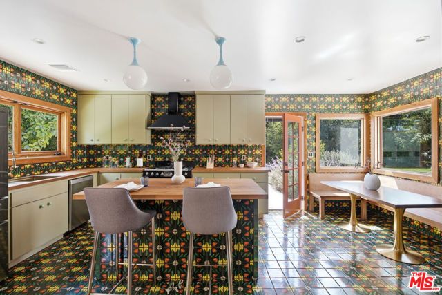 2011 Mar Vista Avenue, Altadena, CA 91001