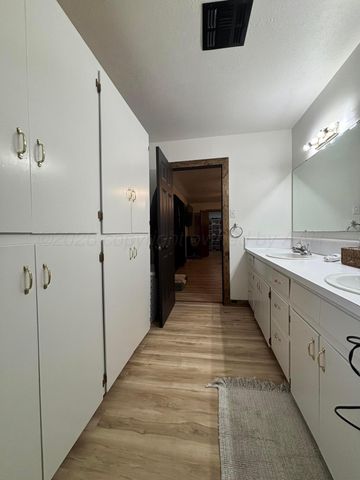 15987 Farm To Market Road 164, Childress, TX 79201