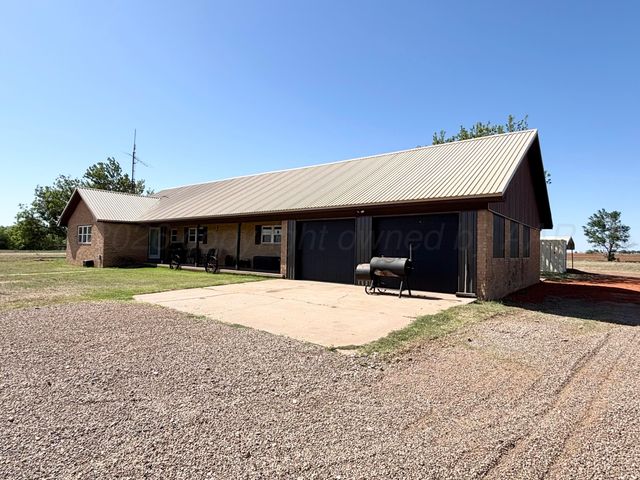 15987 Farm To Market Road 164, Childress, TX 79201