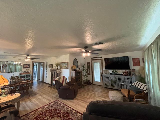 15987 Farm To Market Road 164, Childress, TX 79201