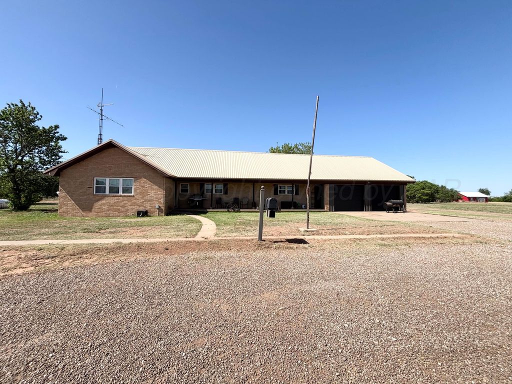 15987 Farm To Market Road 164, Childress, TX 79201