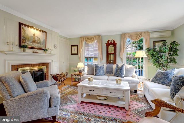 123 N EDGEWOOD ST, Arlington, VA 22201