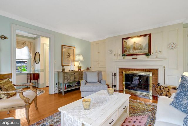 123 N EDGEWOOD ST, Arlington, VA 22201