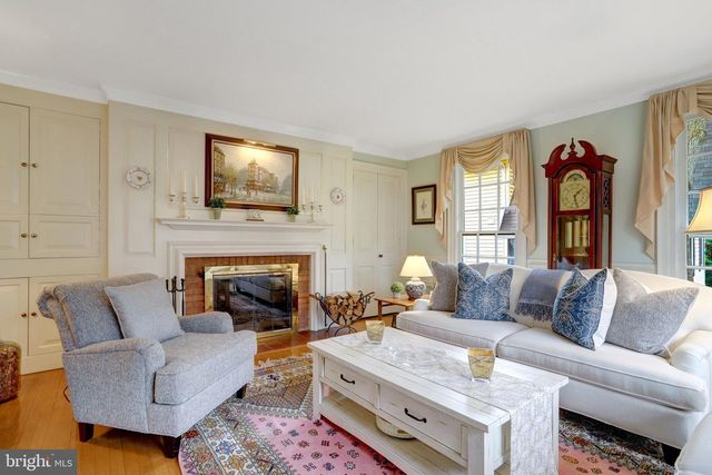 123 N EDGEWOOD ST, Arlington, VA 22201