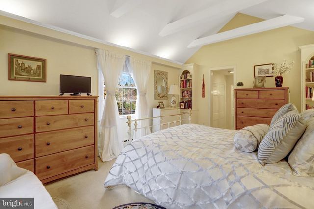 123 N EDGEWOOD ST, Arlington, VA 22201