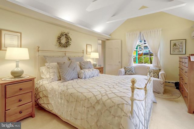 123 N EDGEWOOD ST, Arlington, VA 22201