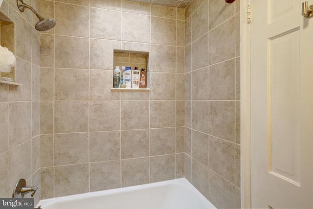 123 N EDGEWOOD ST, Arlington, VA 22201