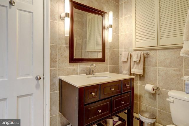 123 N EDGEWOOD ST, Arlington, VA 22201