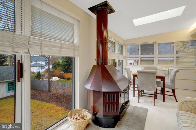 123 N EDGEWOOD ST, Arlington, VA 22201