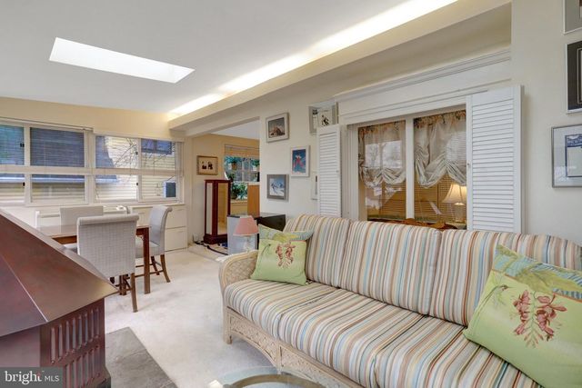 123 N EDGEWOOD ST, Arlington, VA 22201