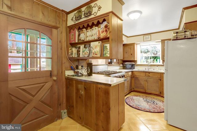 123 N EDGEWOOD ST, Arlington, VA 22201