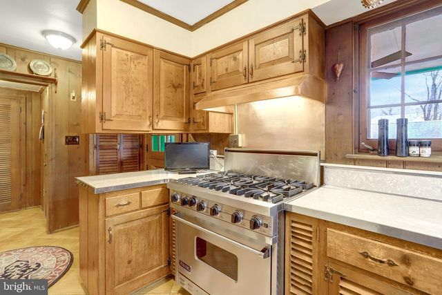 123 N EDGEWOOD ST, Arlington, VA 22201