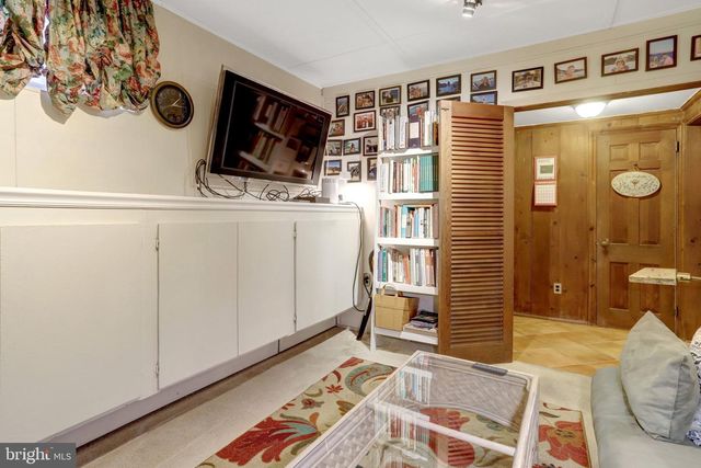 123 N EDGEWOOD ST, Arlington, VA 22201