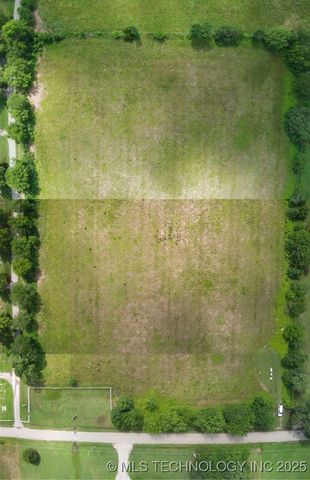 1140 S Pecan Street, Nowata, OK 74048