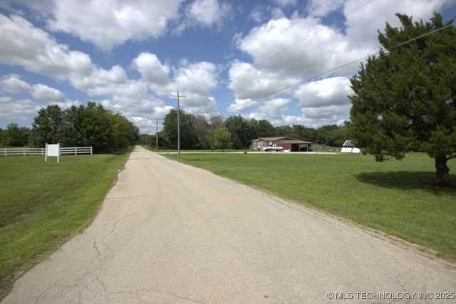 1140 S Pecan Street, Nowata, OK 74048