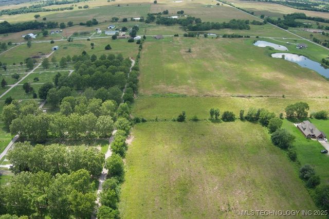 1140 S Pecan Street, Nowata, OK 74048