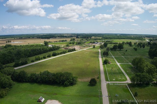 1140 S Pecan Street, Nowata, OK 74048