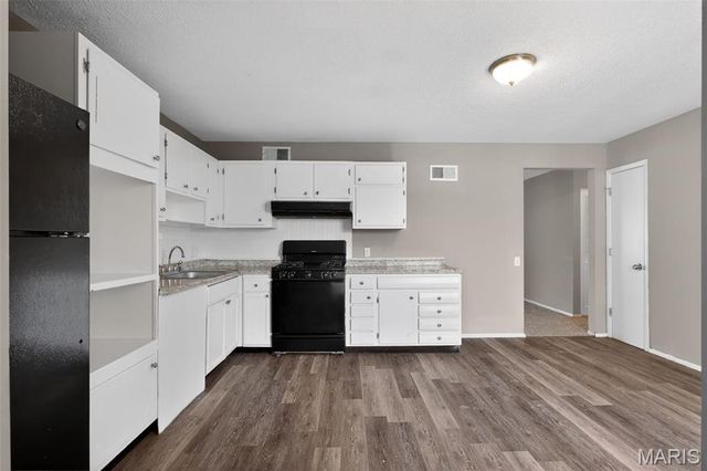 1310 Petite Drive, St Louis, MO 63138