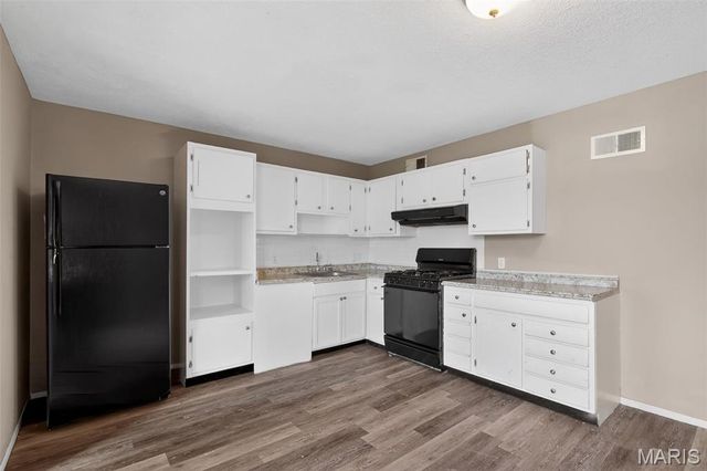 1310 Petite Drive, St Louis, MO 63138