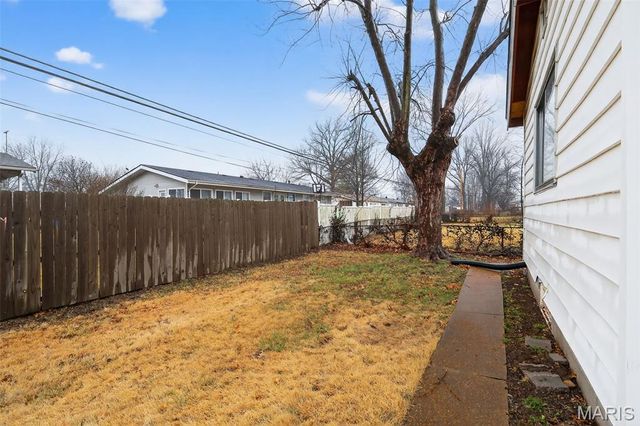 1310 Petite Drive, St Louis, MO 63138