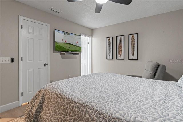 9811 SIR FREDERICK STREET, Tampa, FL 33637