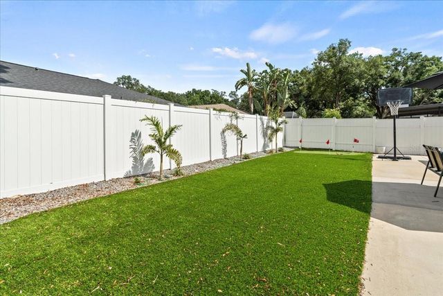 9811 SIR FREDERICK STREET, Tampa, FL 33637