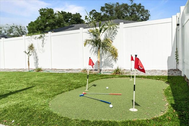 9811 SIR FREDERICK STREET, Tampa, FL 33637