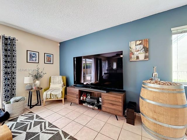 1342 NW 195th Avenue, Pembroke Pines, FL 33029