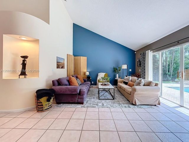 1342 NW 195th Avenue, Pembroke Pines, FL 33029
