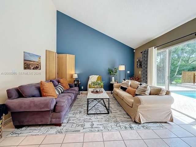 1342 NW 195th Avenue, Pembroke Pines, FL 33029