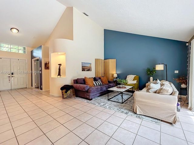 1342 NW 195th Avenue, Pembroke Pines, FL 33029