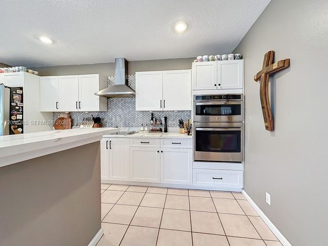 1342 NW 195th Avenue, Pembroke Pines, FL 33029