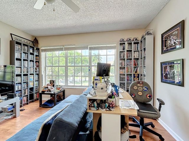 1342 NW 195th Avenue, Pembroke Pines, FL 33029