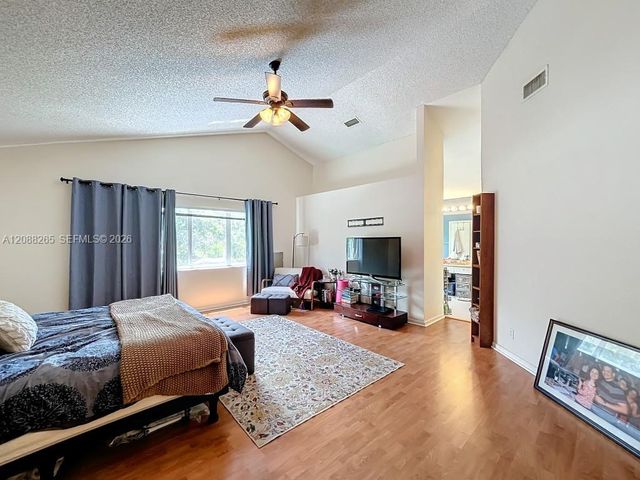 1342 NW 195th Avenue, Pembroke Pines, FL 33029
