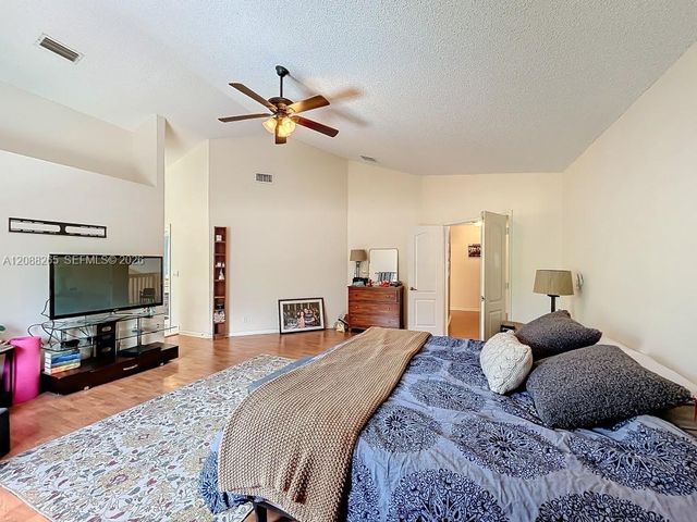 1342 NW 195th Avenue, Pembroke Pines, FL 33029