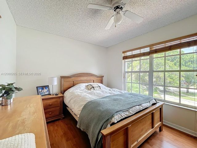 1342 NW 195th Avenue, Pembroke Pines, FL 33029