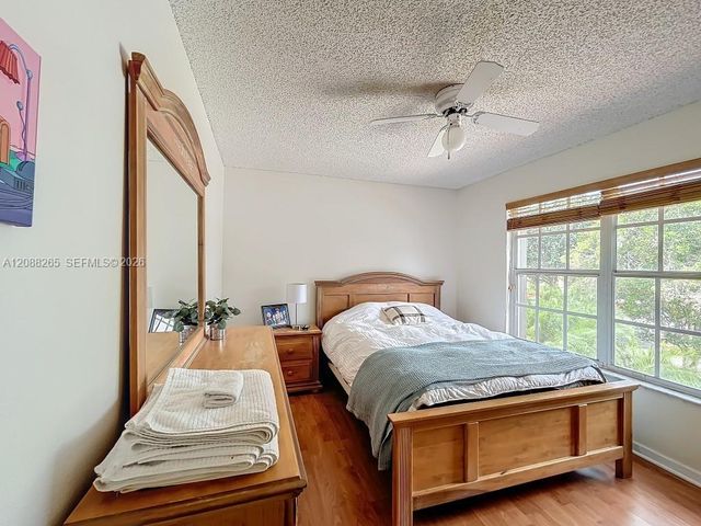 1342 NW 195th Avenue, Pembroke Pines, FL 33029