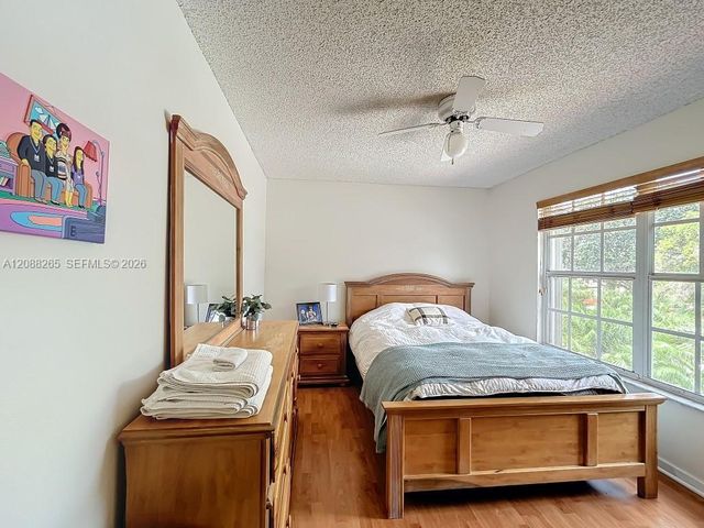 1342 NW 195th Avenue, Pembroke Pines, FL 33029