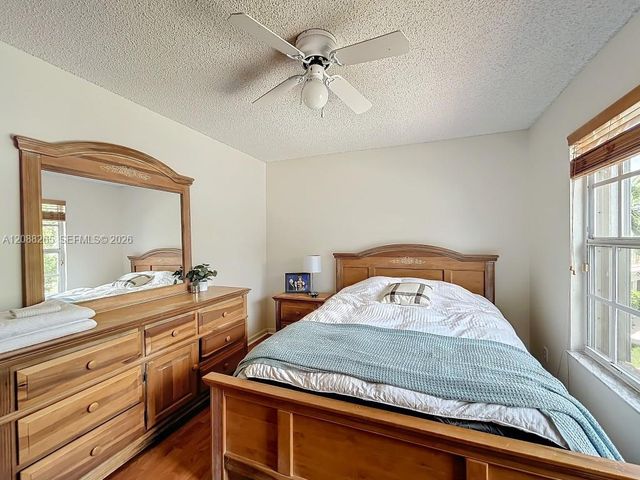 1342 NW 195th Avenue, Pembroke Pines, FL 33029