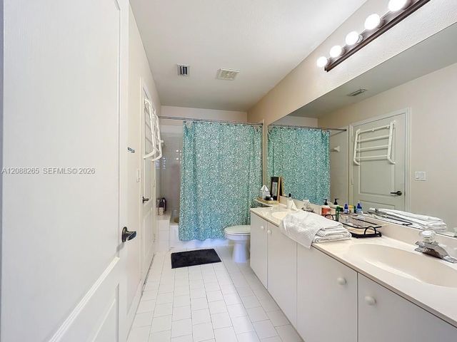 1342 NW 195th Avenue, Pembroke Pines, FL 33029