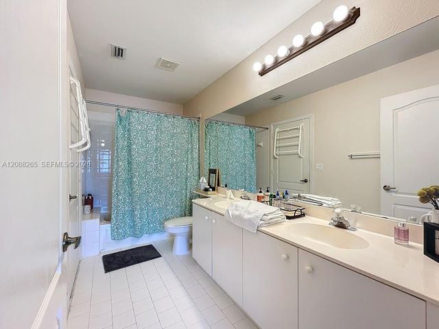 1342 NW 195th Avenue, Pembroke Pines, FL 33029