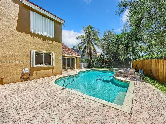 1342 NW 195th Avenue, Pembroke Pines, FL 33029