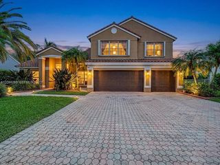 1342 NW 195th Avenue, Pembroke Pines, FL 33029
