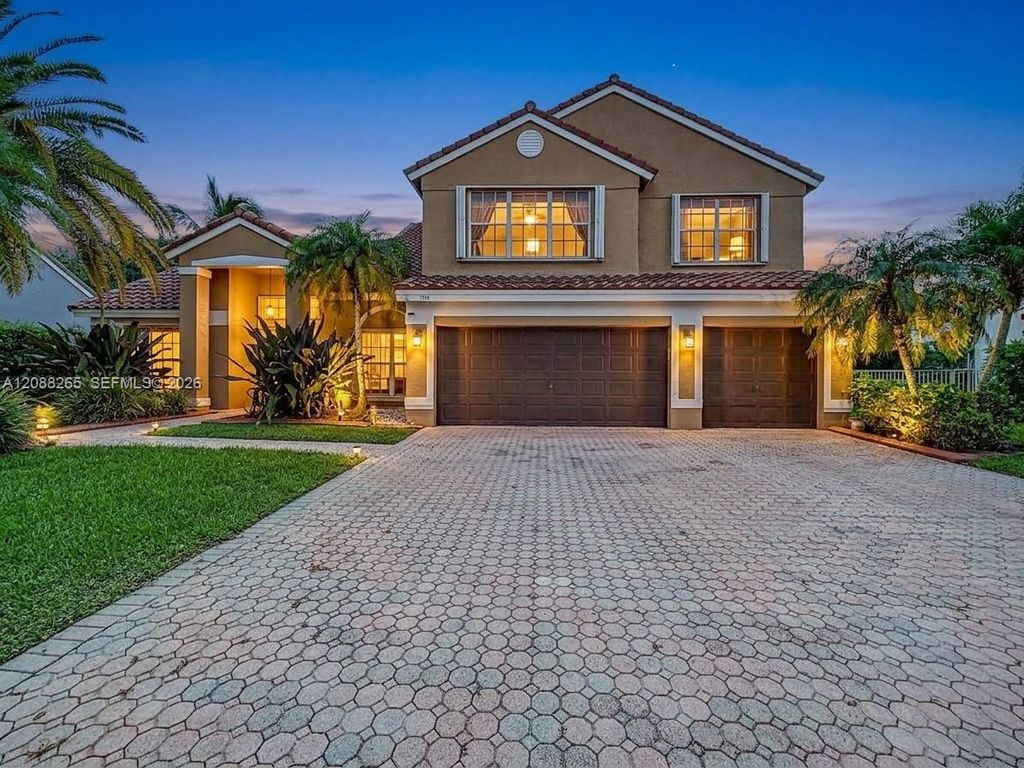 1342 NW 195th Avenue, Pembroke Pines, FL 33029