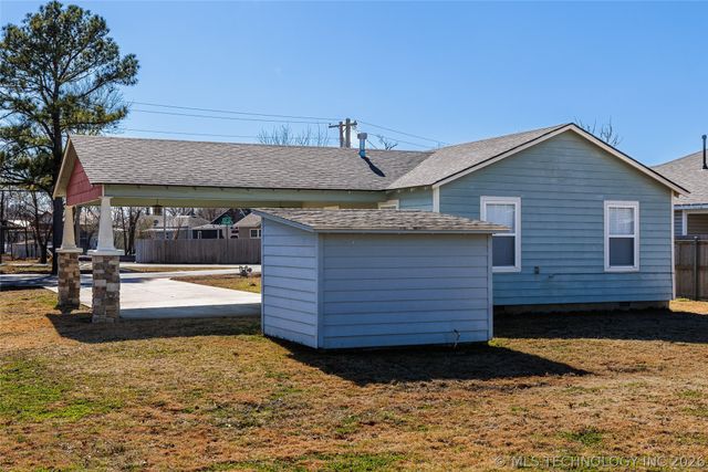 614 E 5th Street, Claremore, OK 74017