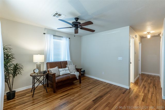 614 E 5th Street, Claremore, OK 74017