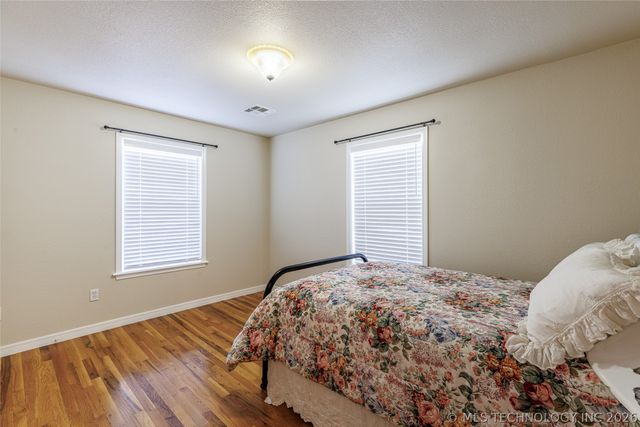 614 E 5th Street, Claremore, OK 74017